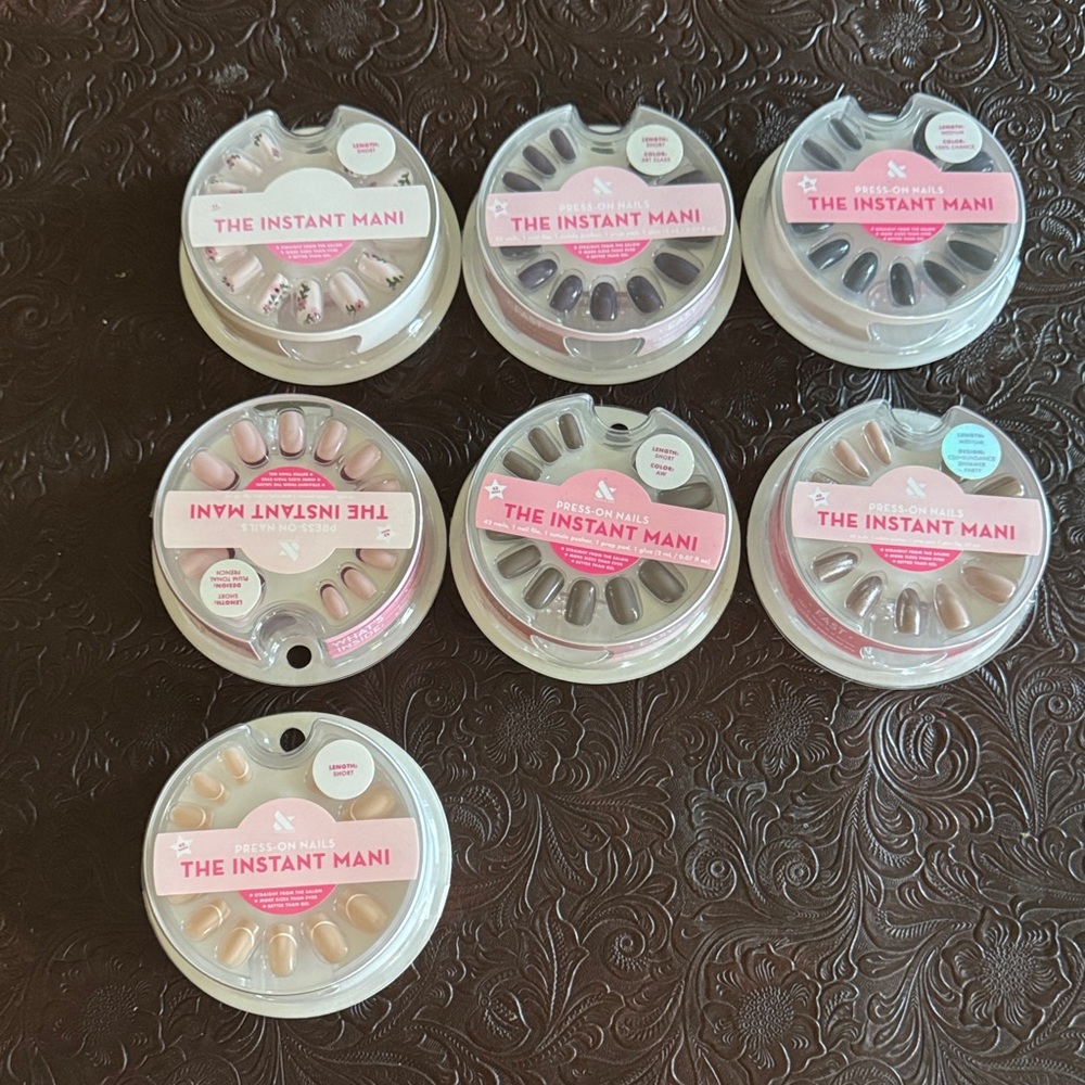 The Instant Mani Press-On Nails Set - Assorted Neutrals & Grays